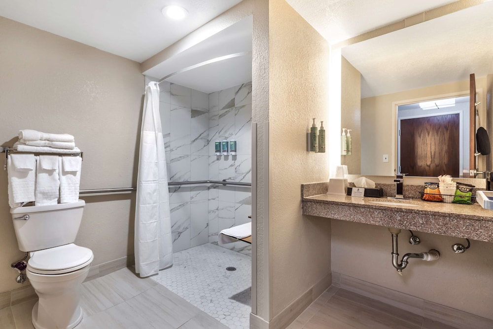 Best Western Prime Inn & Suites 28/29