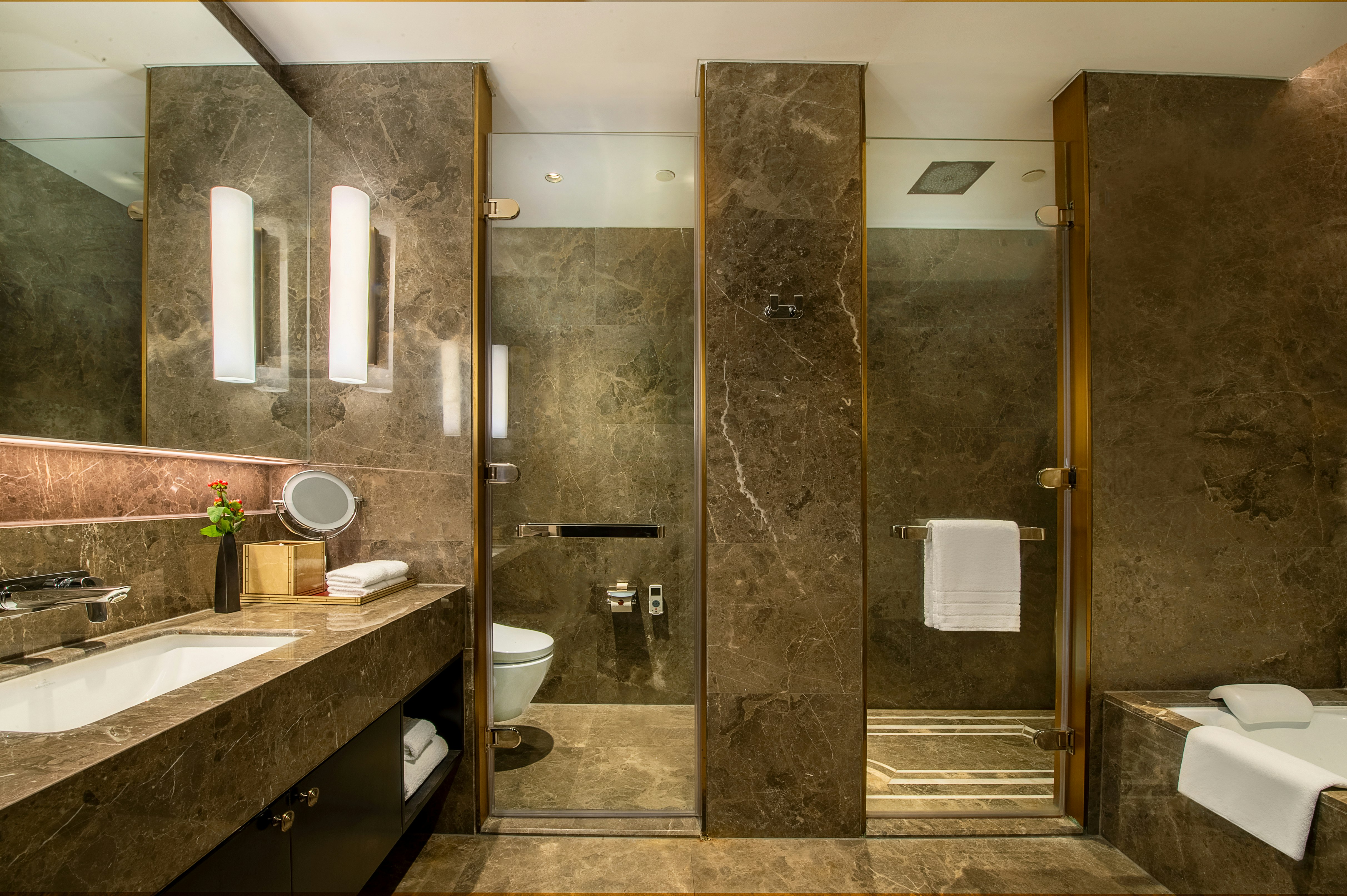 2 BEDROOMS, RESIDENCE, KING BED