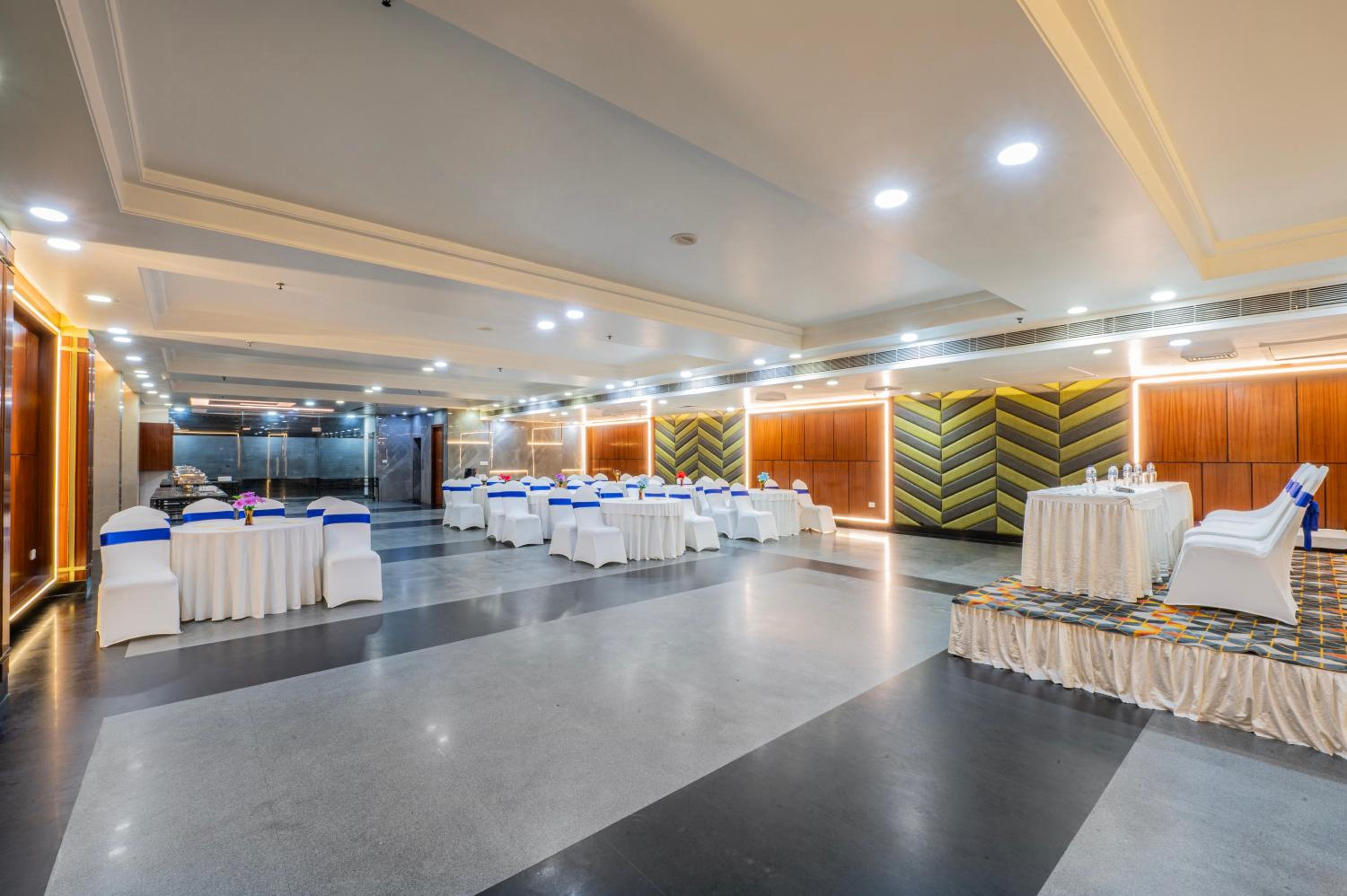 Taj Vilas 14/60