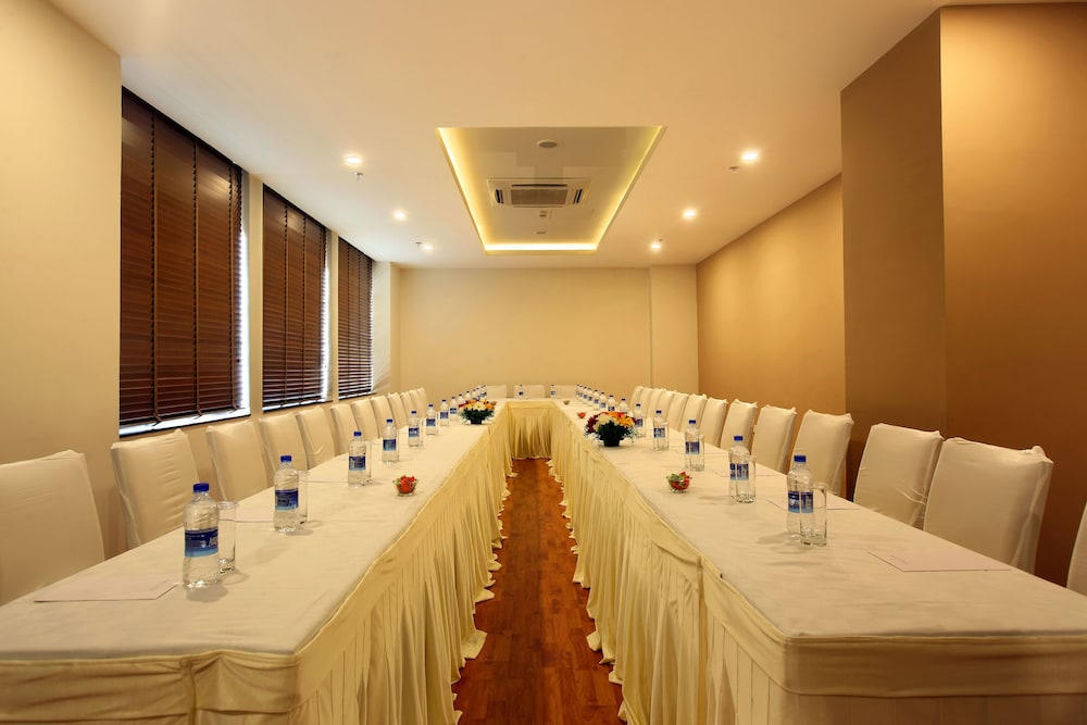 Starlit Suites Kochi 30/38