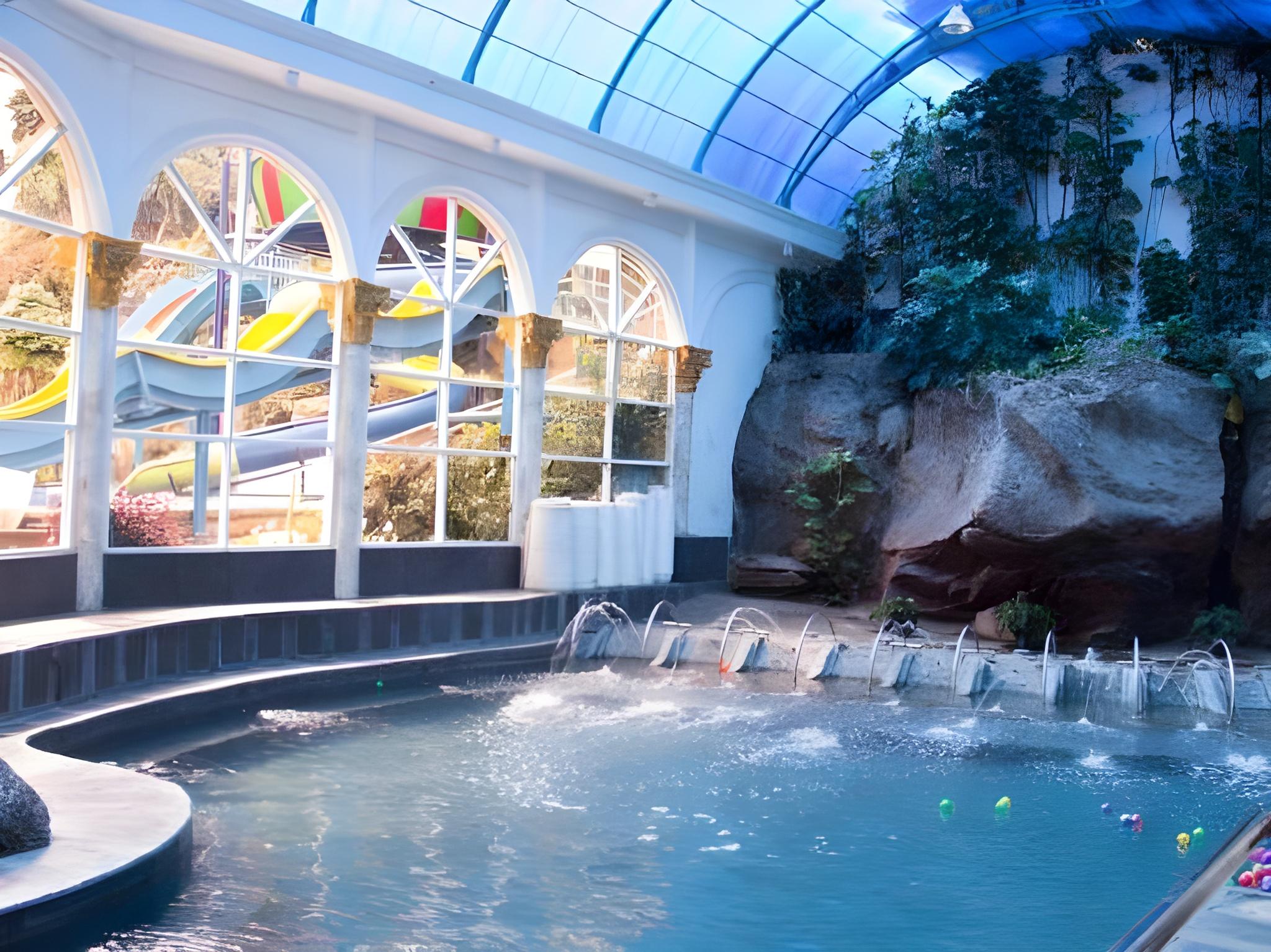 Grand Paradise Hotel 10/28