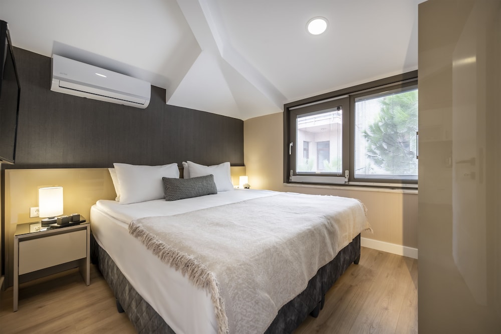 Ciragan Bosphorus Apartments 20/61