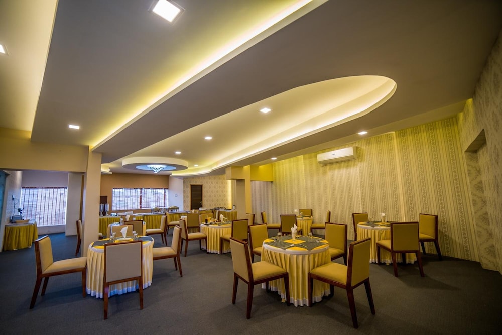 Oyo 14759 Hotel President 47/55