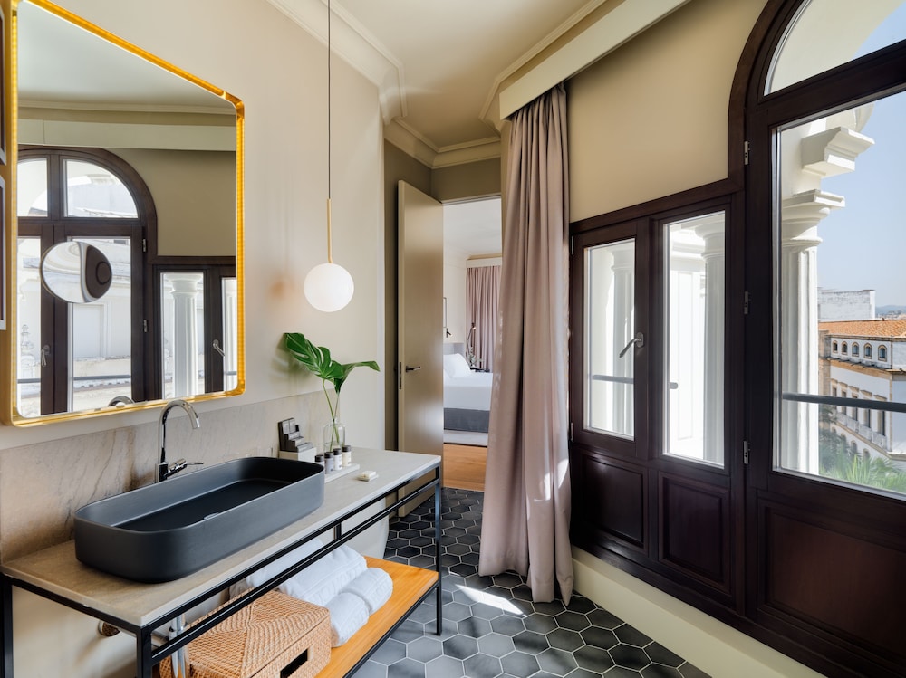 H10 Palacio Colomera 46/77
