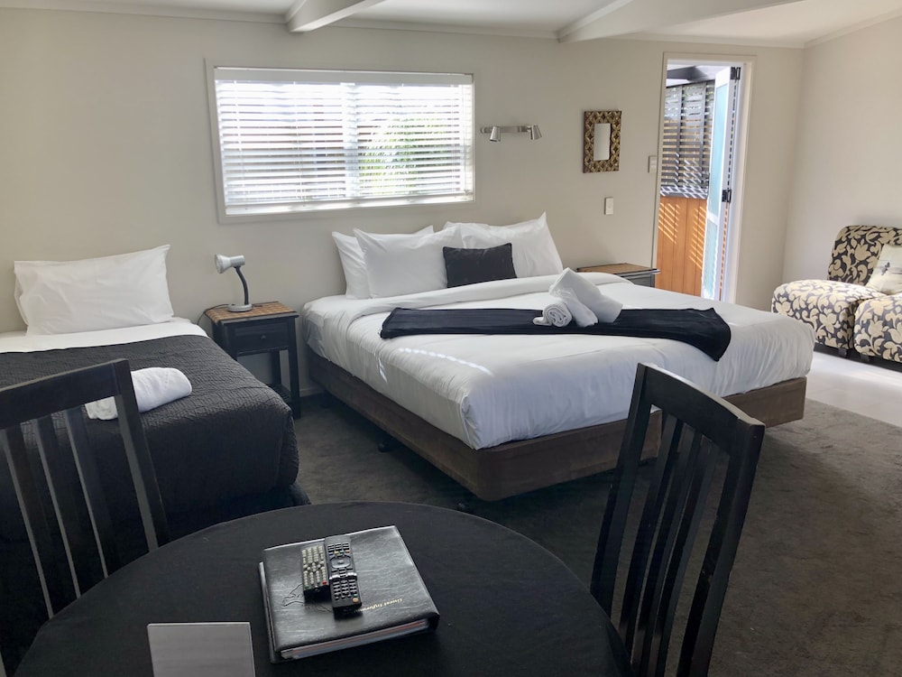 Anchor Lodge Resort 25/73