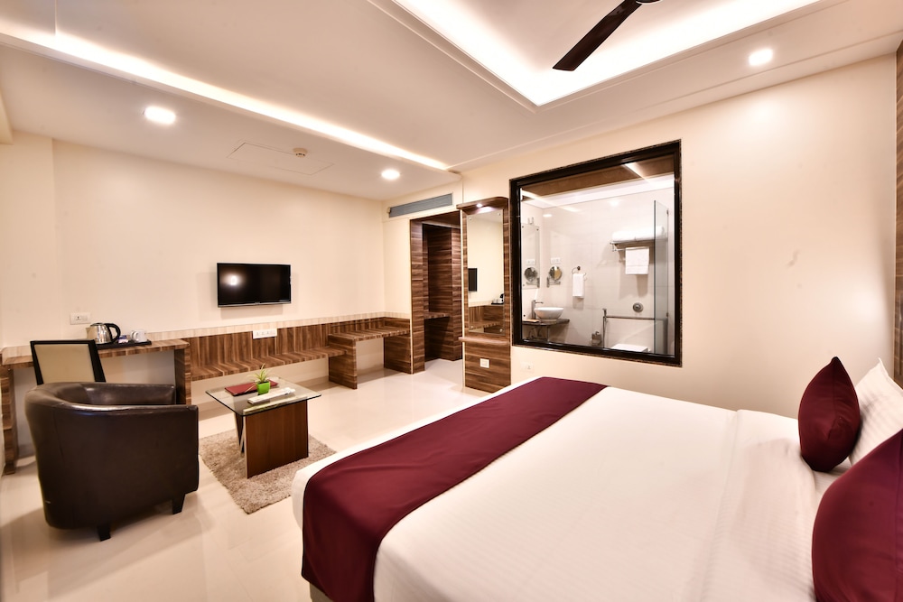 Click Hotel Sagar Plaza Chakan Pune 16/48