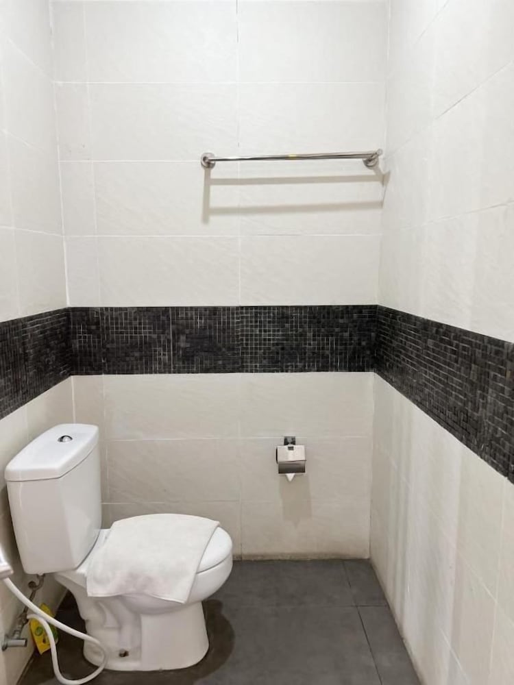 Apple Suite Apartment 53/56