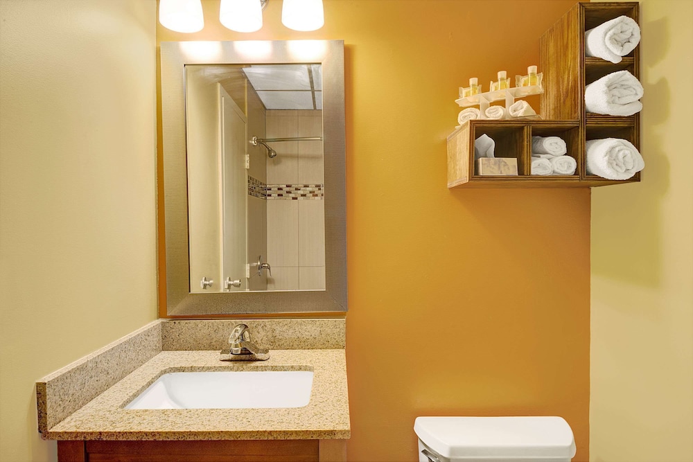 Days Inn by Wyndham Southington 10/25