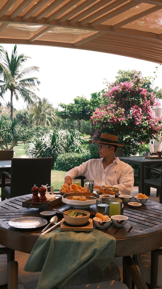 Shangri-La Sanya 36/48