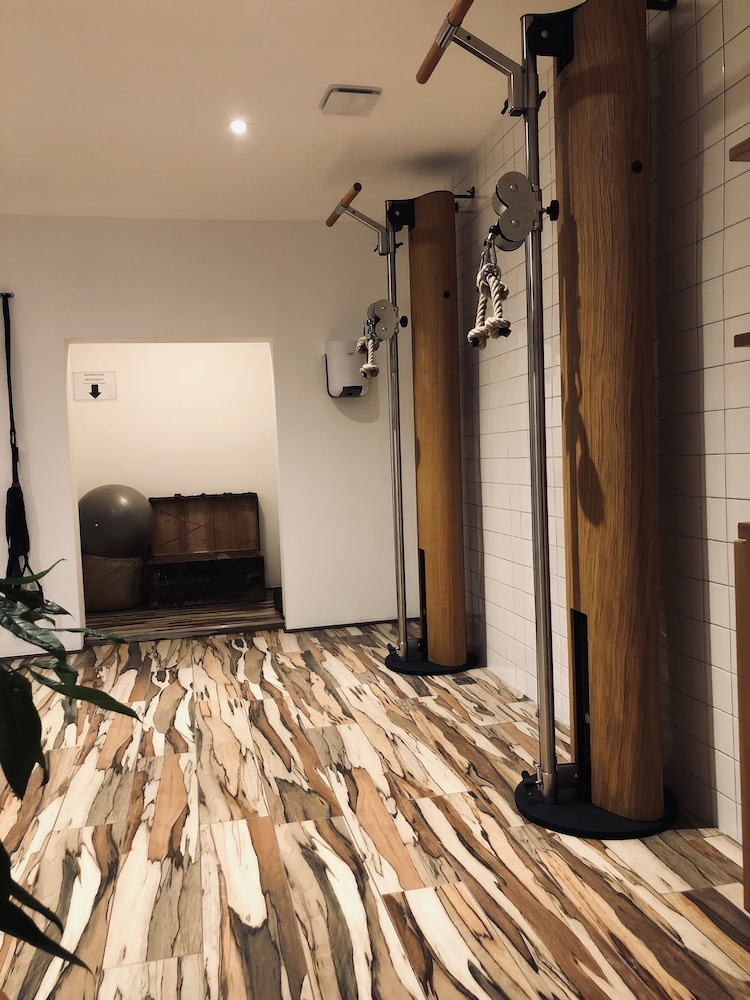 Hotel Holzer li 7/66
