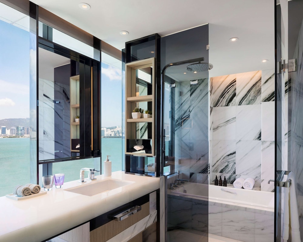 Hyatt Centric Victoria Harbour 13/70