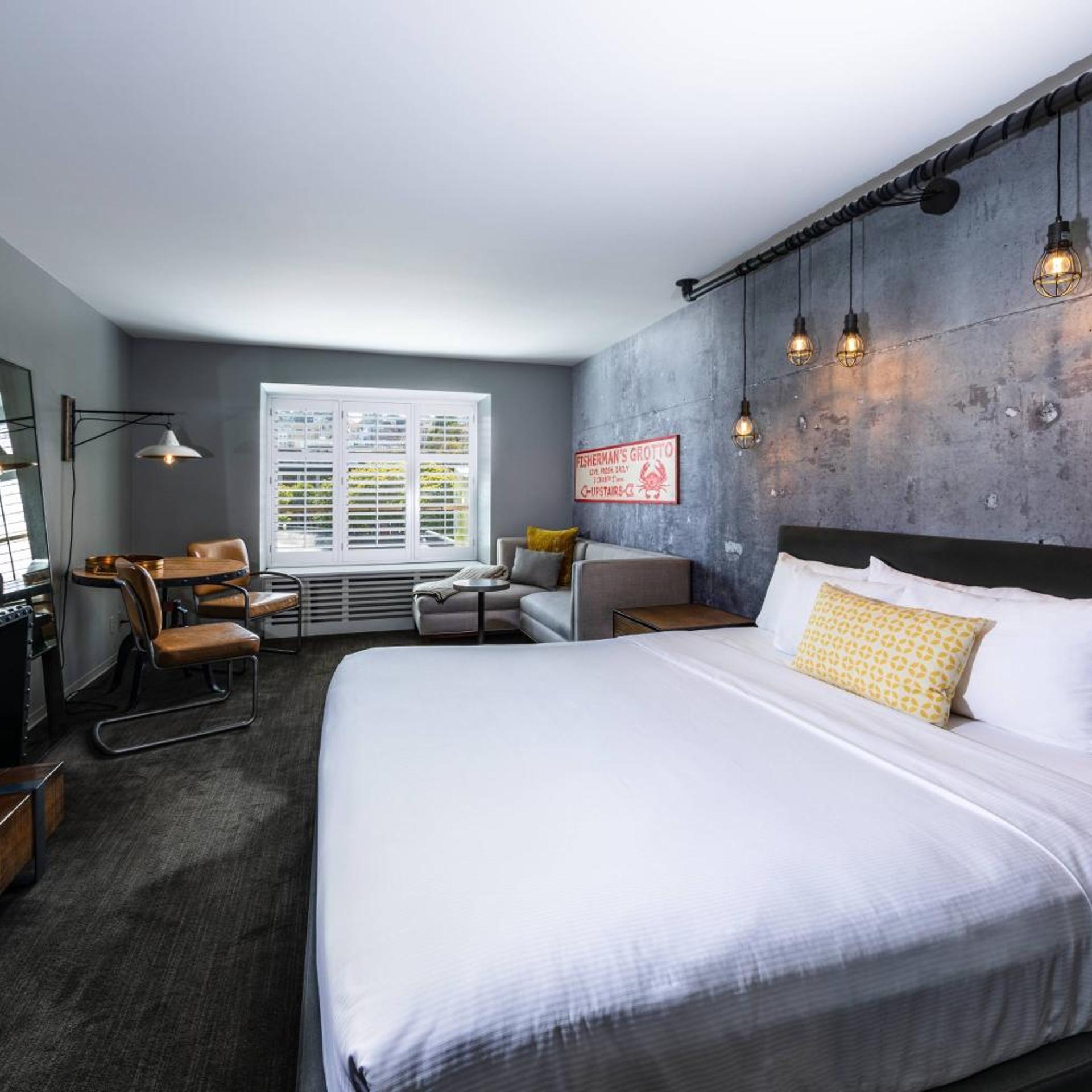 Room, King Bed, Urban View