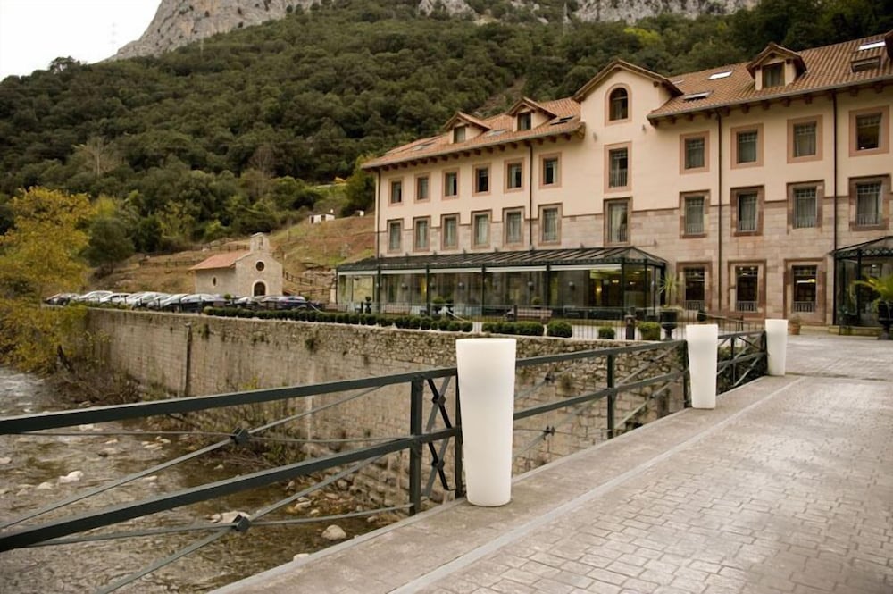 Hotel Balneario La Hermida 3/43
