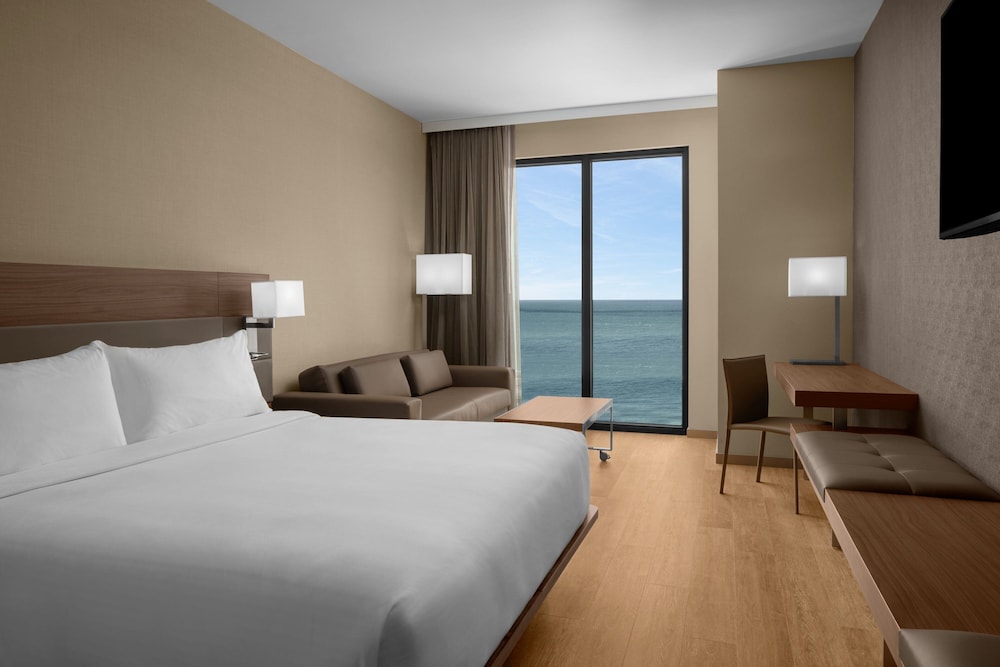 AC Hotel by Marriott Clearwater Beach 10/33