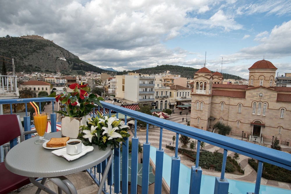 Morfeas Hotel 46/56