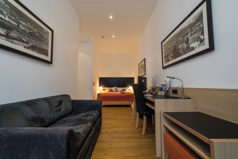 Roomingtons Franziskushohe Lohr 33/54