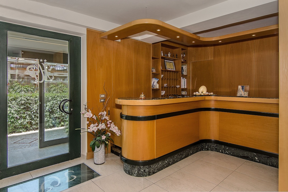 Hotel Paris 3/37