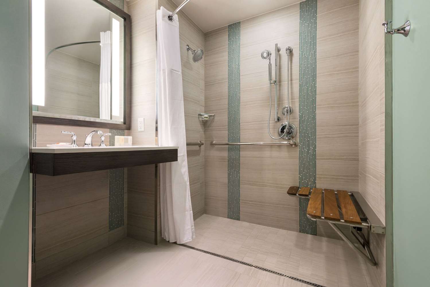 Wyndham Grand Jupiter at Harbourside Place 39/43