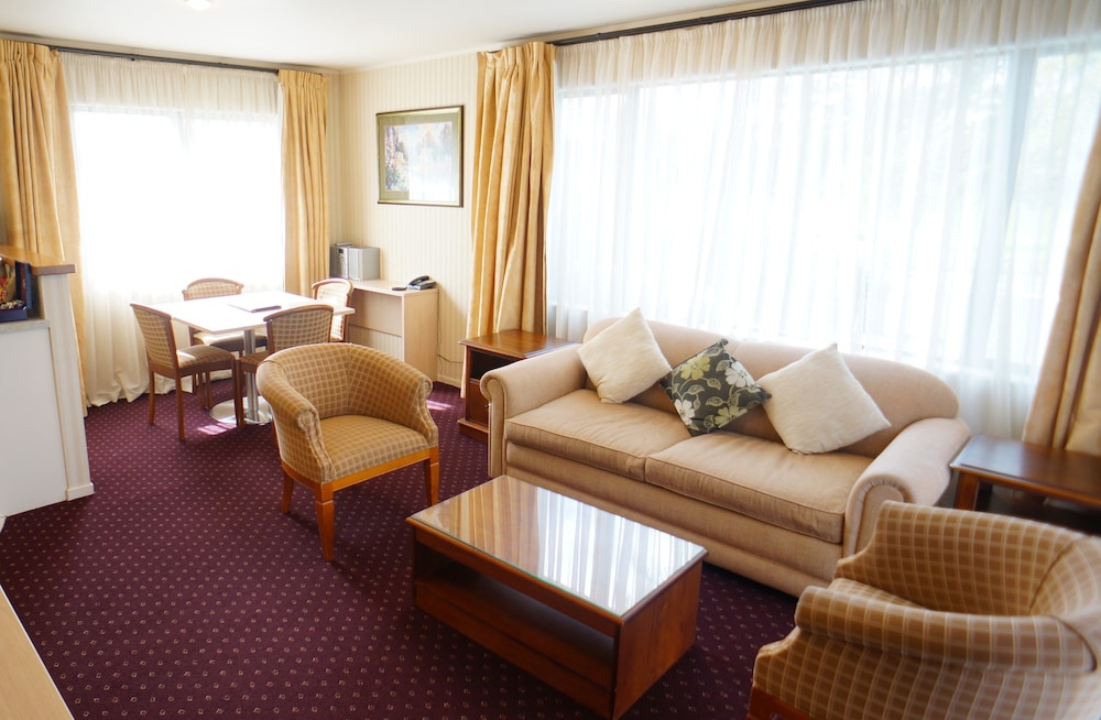 Cornwall Park Motor Inn 36/47