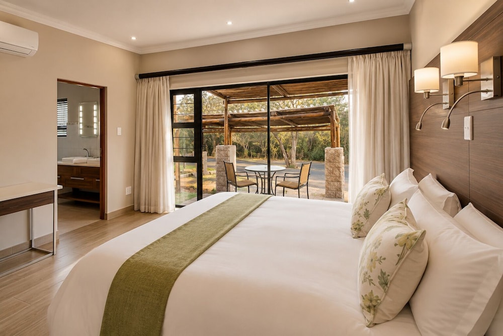 4 Bedrooms, House, 4 King Beds