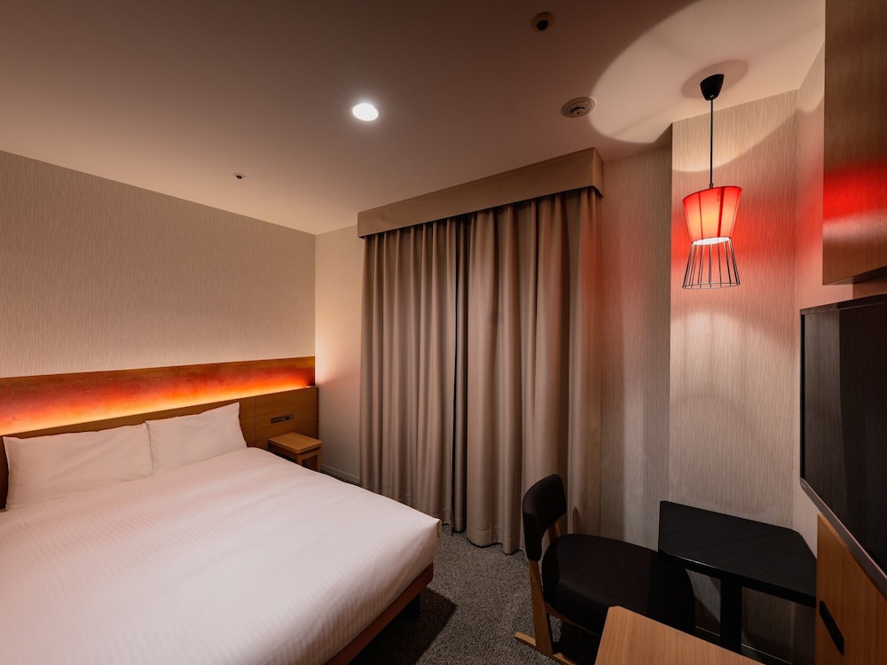 MODERATE, DOUBLE BED