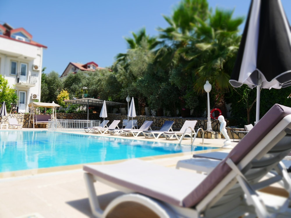 Nefis Hotel 48/60