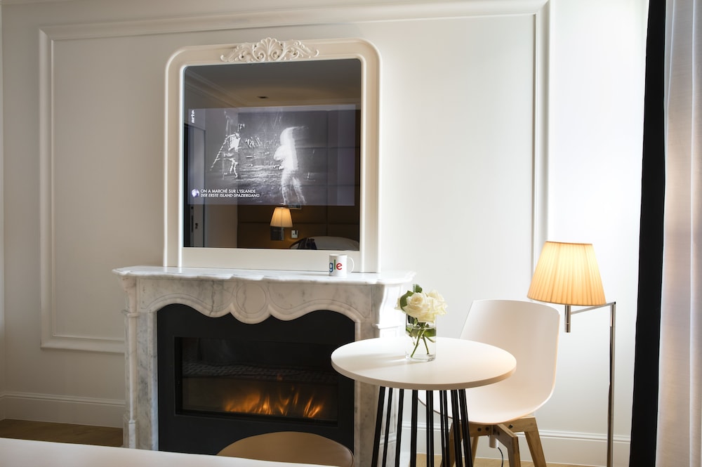 Hotel R de Paris 37/64