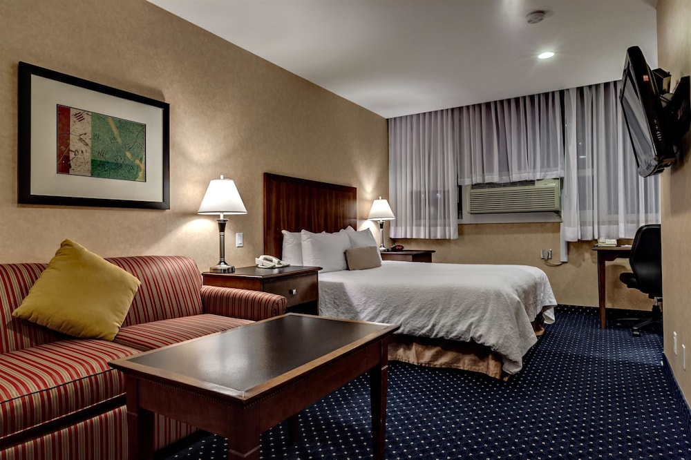 Best Western Plus Suites Downtown 18/42