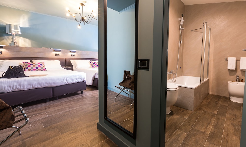 Hotel Globus 22/74