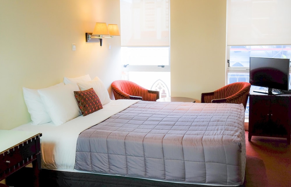 Trinity Hotel 11/50
