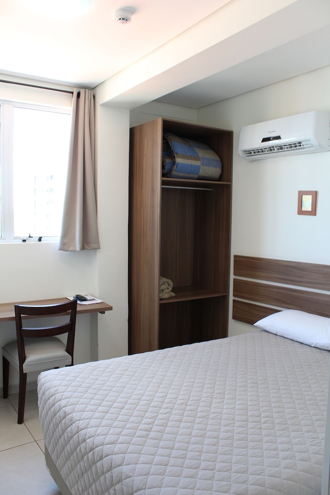 Deluxe, Twin Beds