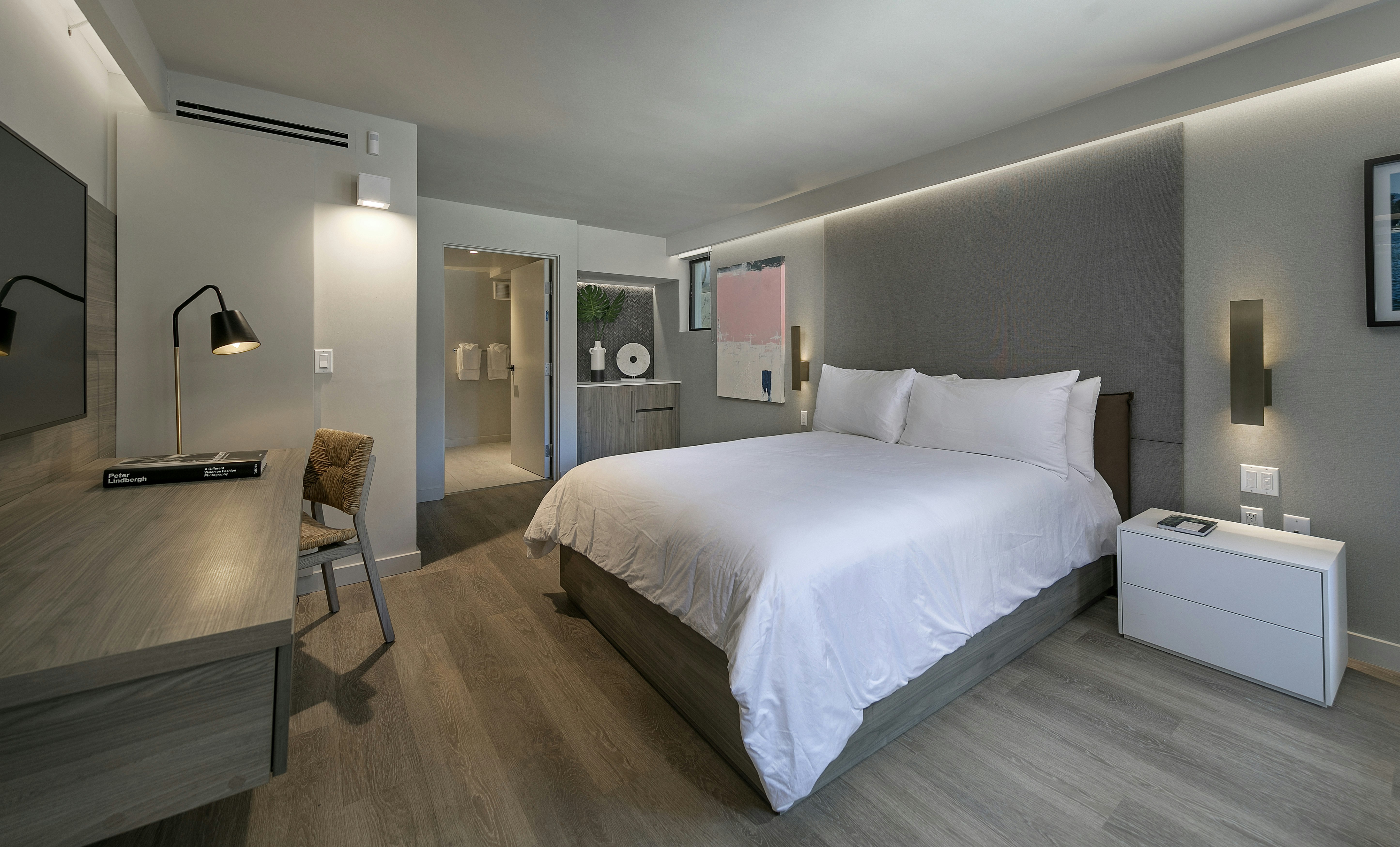 La Jolla Cove Suites 19/65