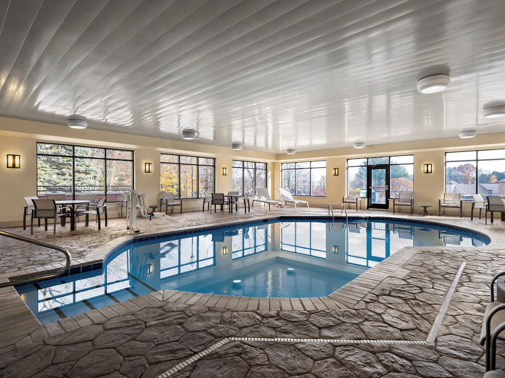 Holiday Inn Express Meadville(I-79 Exit 147a) 30/63