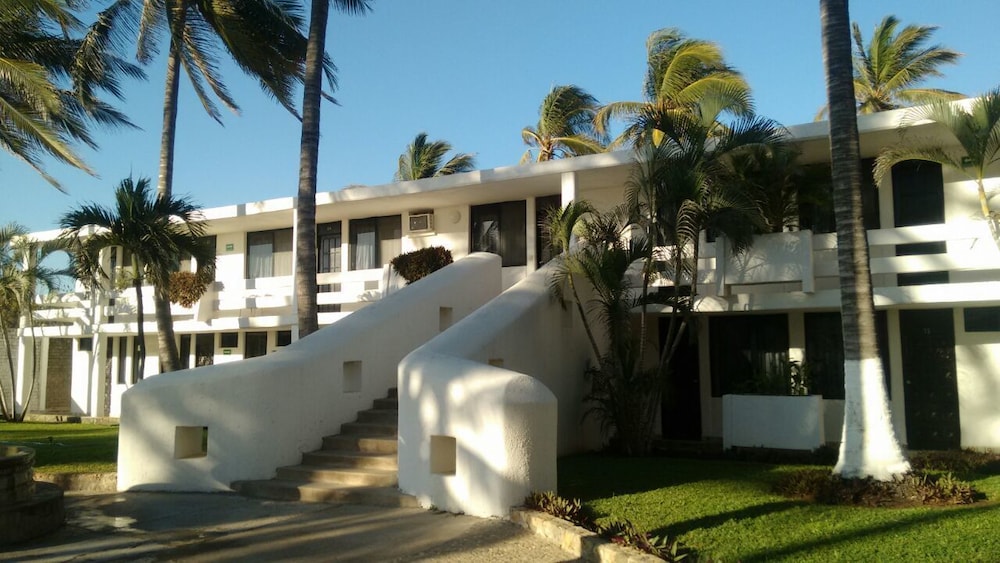 Canadian Resorts Acapulco 29/34