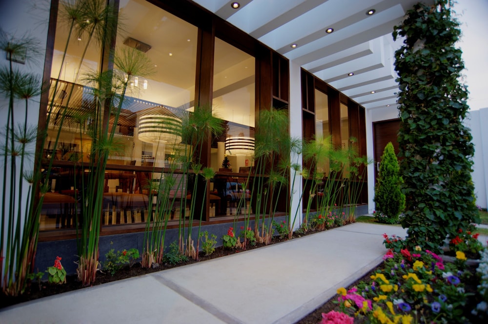 Mint Hotel 3/46