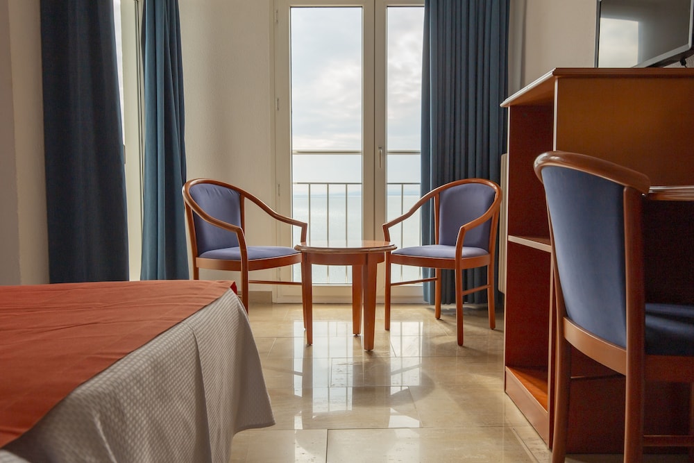 Risech Hotel 43/64