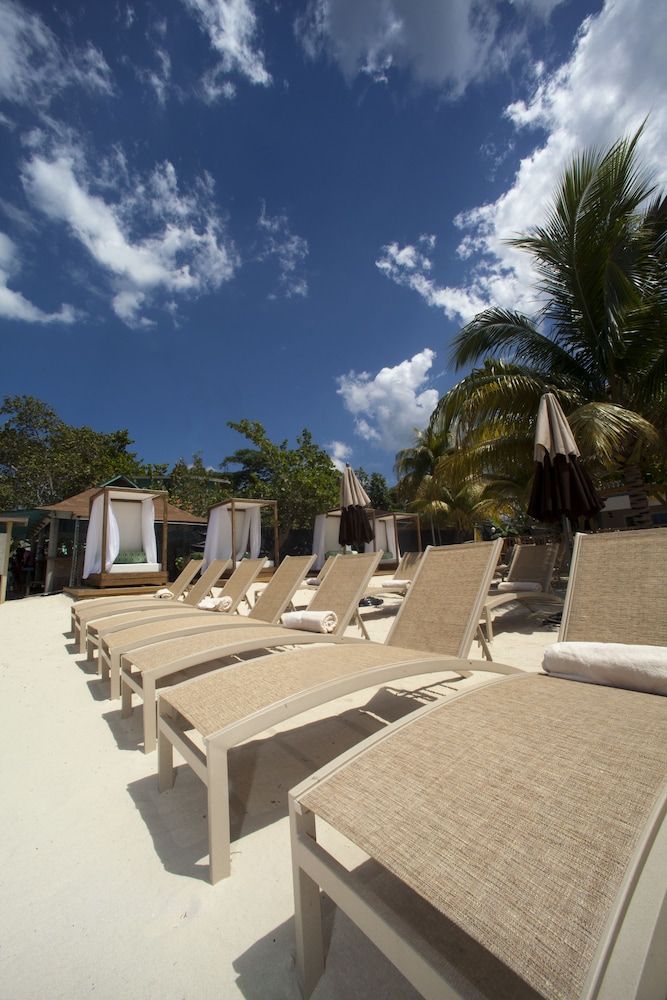 Sandy Haven Resort 47/48