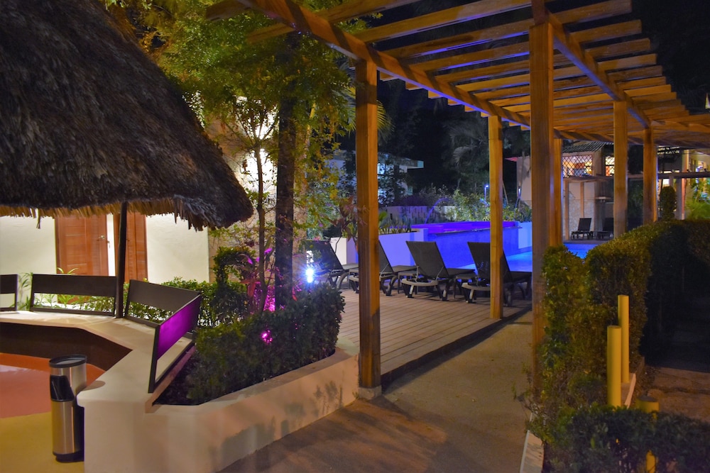 Hotel Maya Tulipanes Palenque 12/71