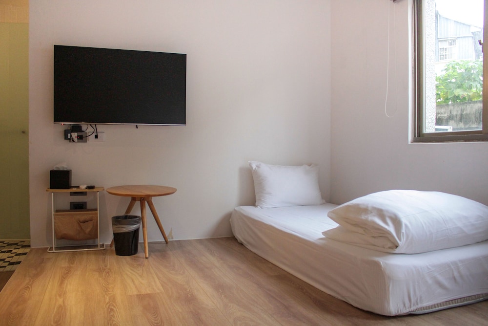 Light Hostel Hualien 12/45