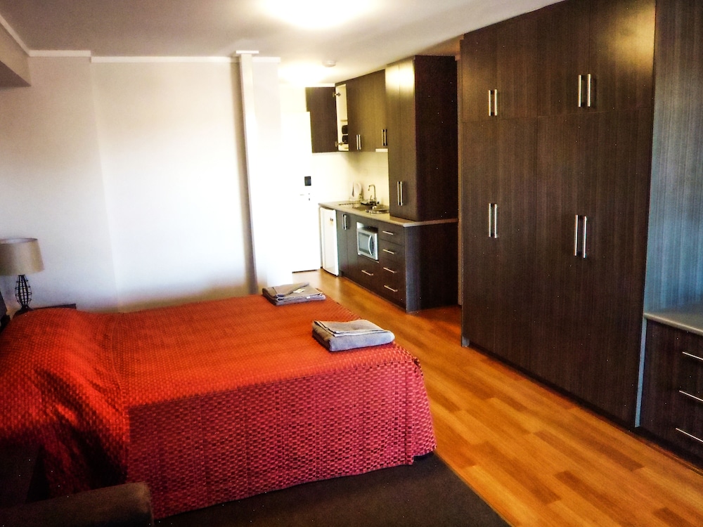 SPINIFEX HOTEL 3/39