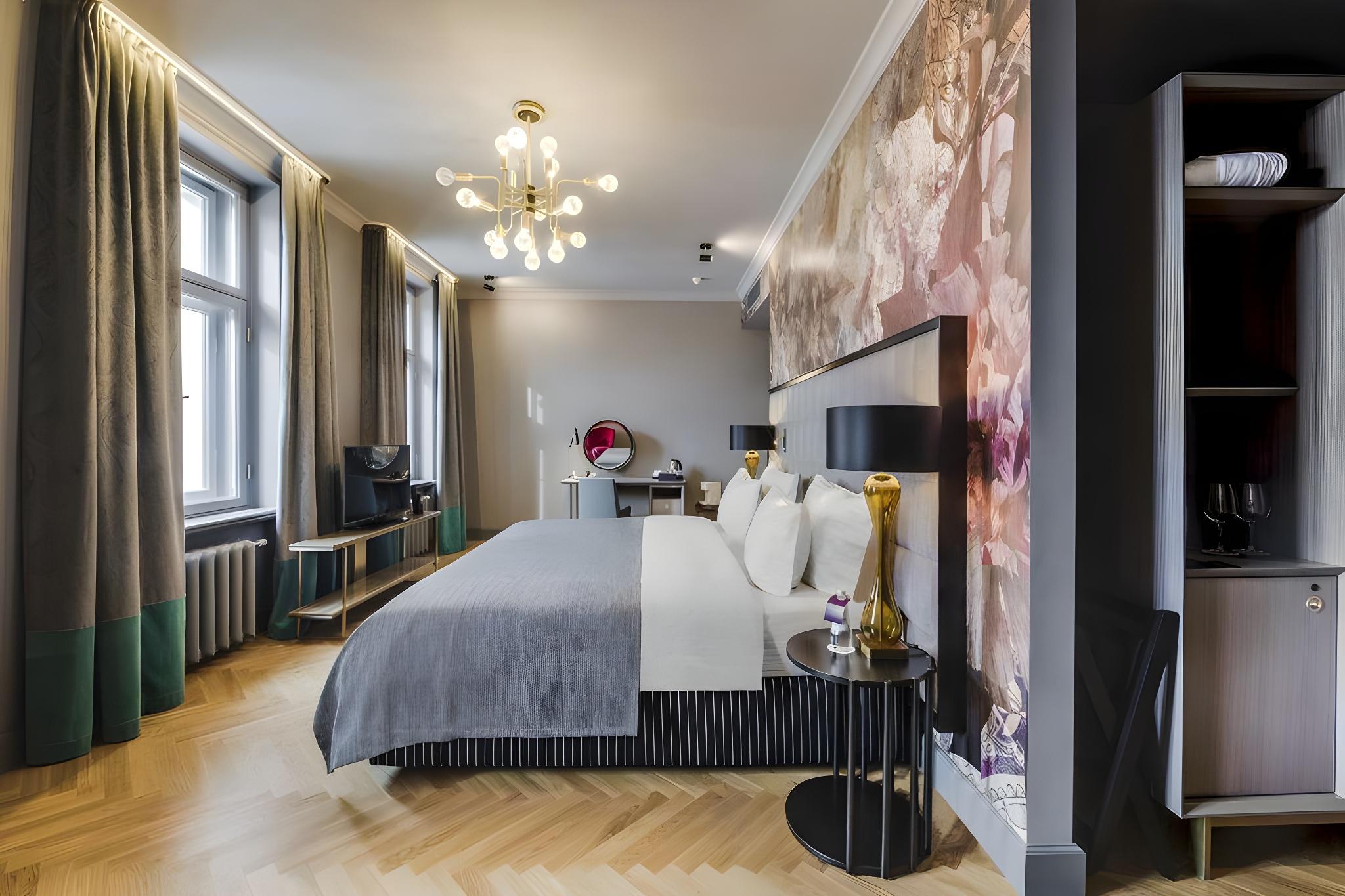 Superior, King Bed