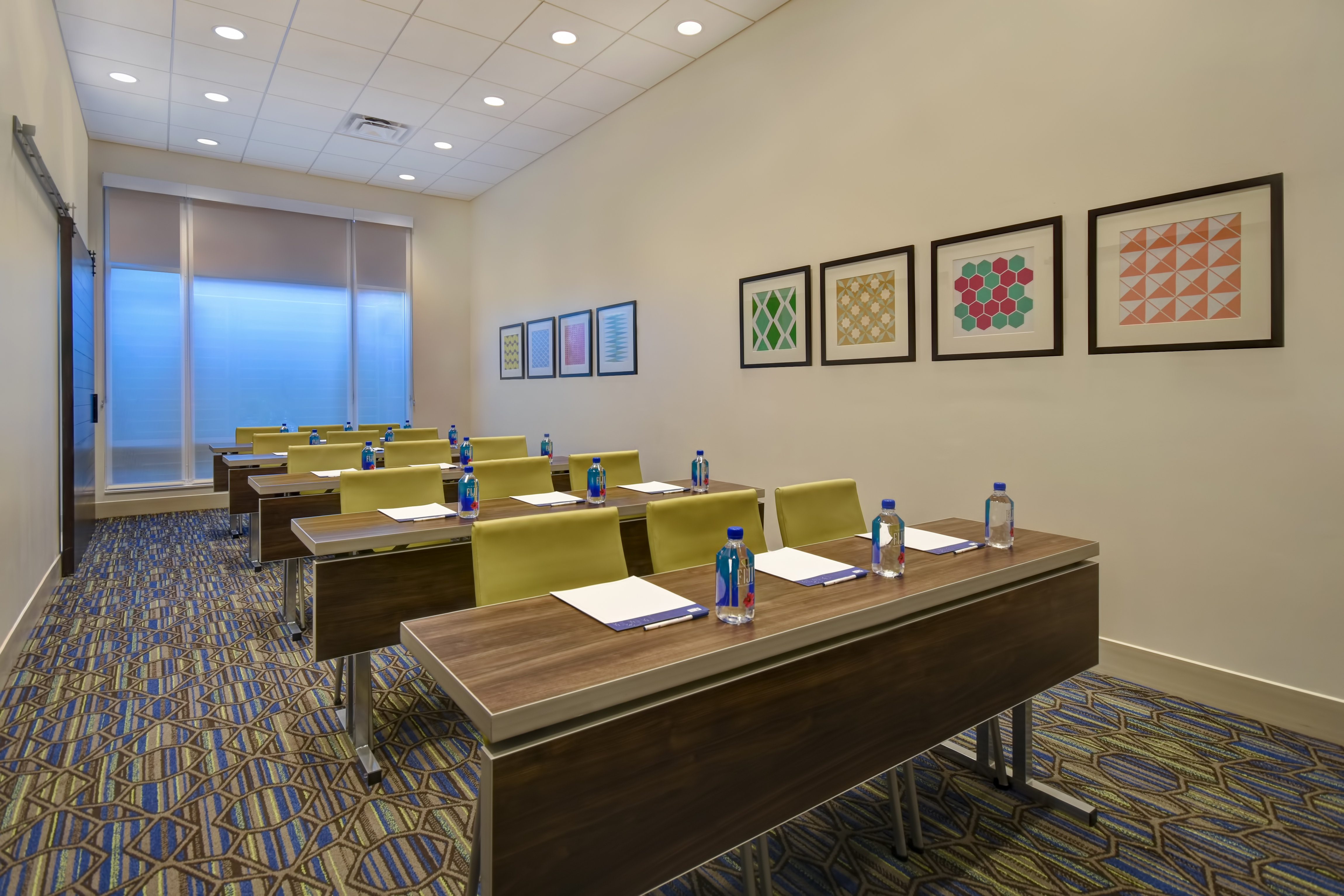 Holiday Inn Express Suites Galveston Beach 57/65
