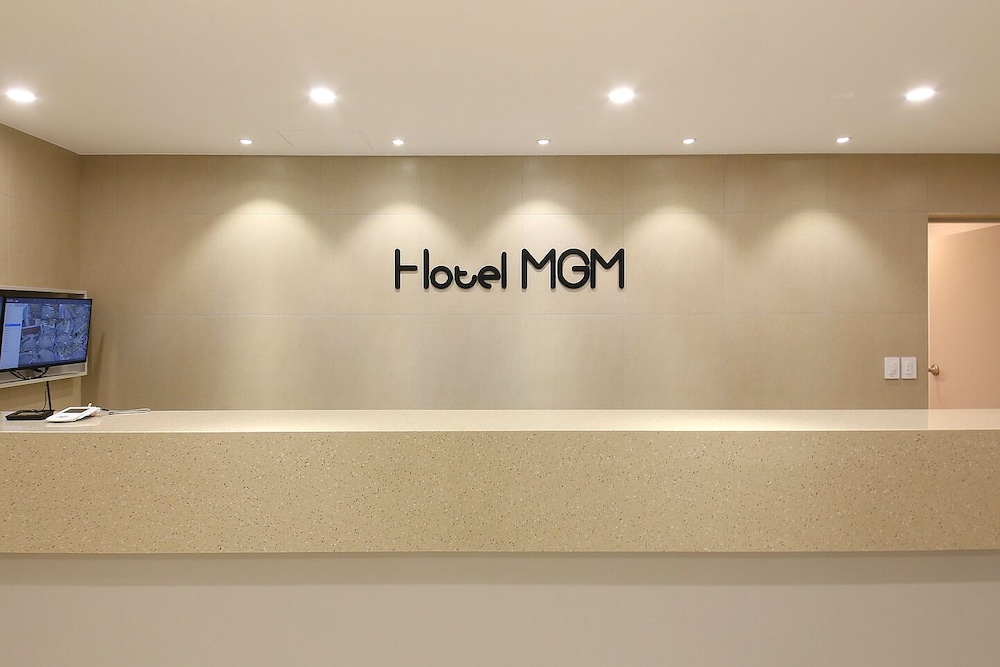 MGM Hotel 8/77