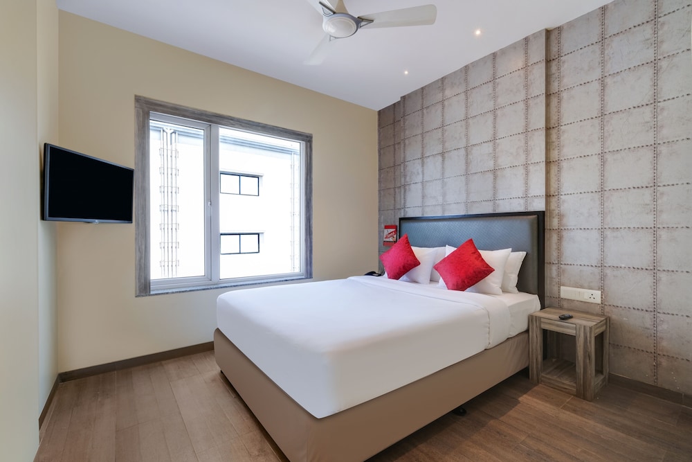 7 Apple Hotel 11/60