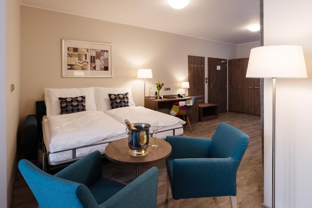 Melantrich Sivek Hotels 38/46