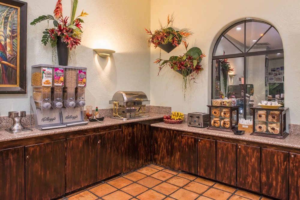 La Fuente Inn Suites 55/65