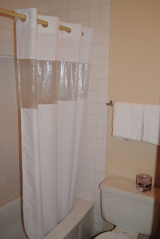 Economy Inn 20/27