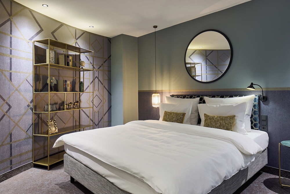 City, Studio, Suite, King Bed