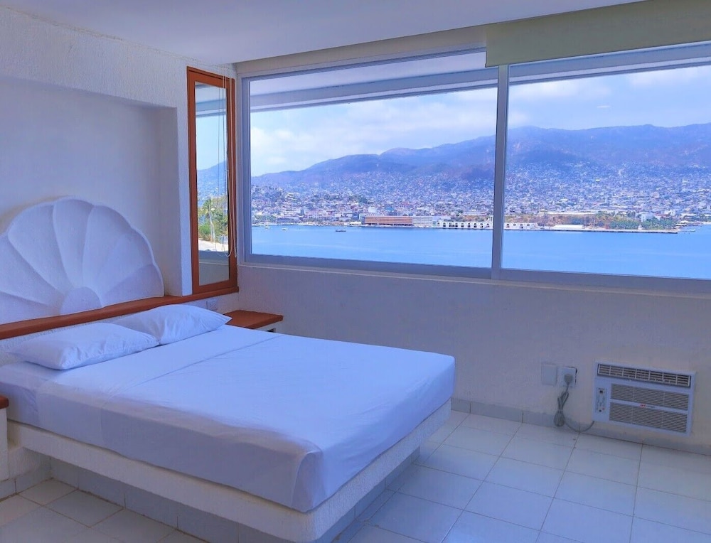 Standard, Sea View