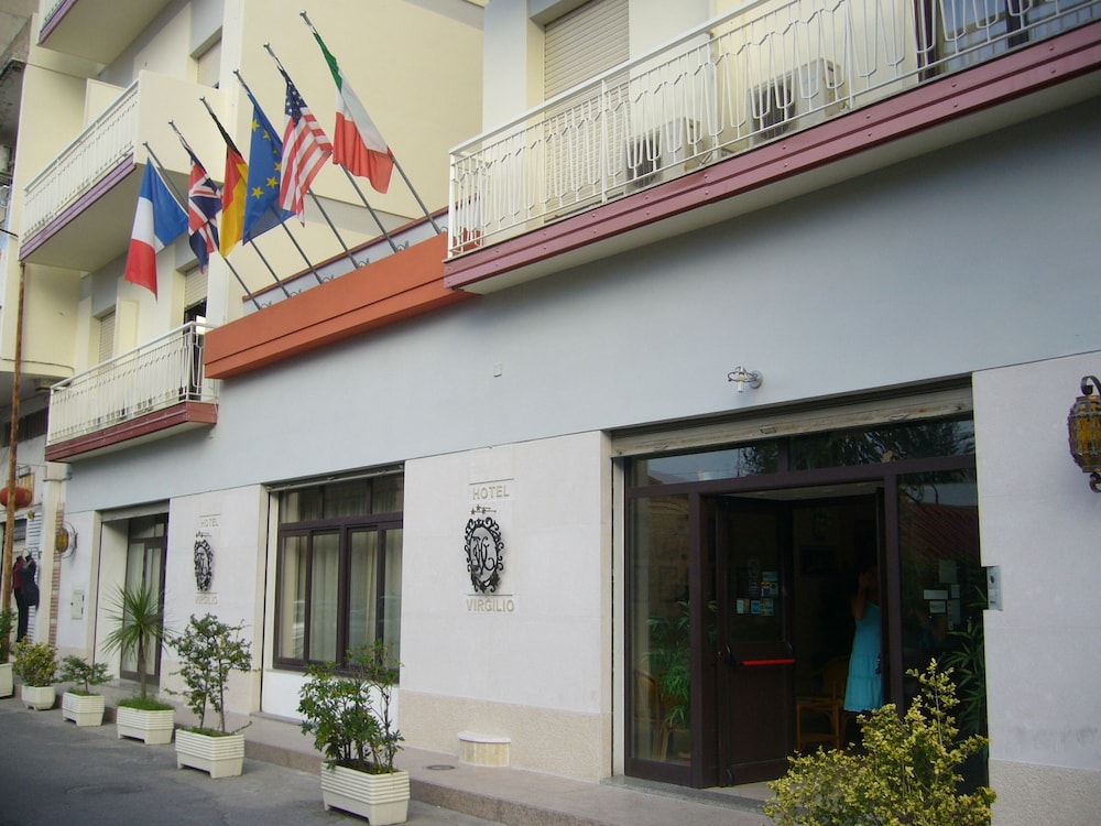 Hotel Virgilio 3/64